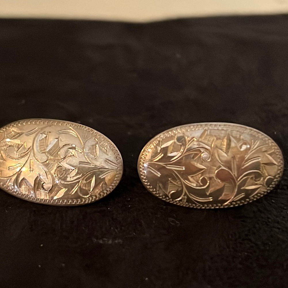 Vintage Japan Sterling Silver etched screw back earrings
